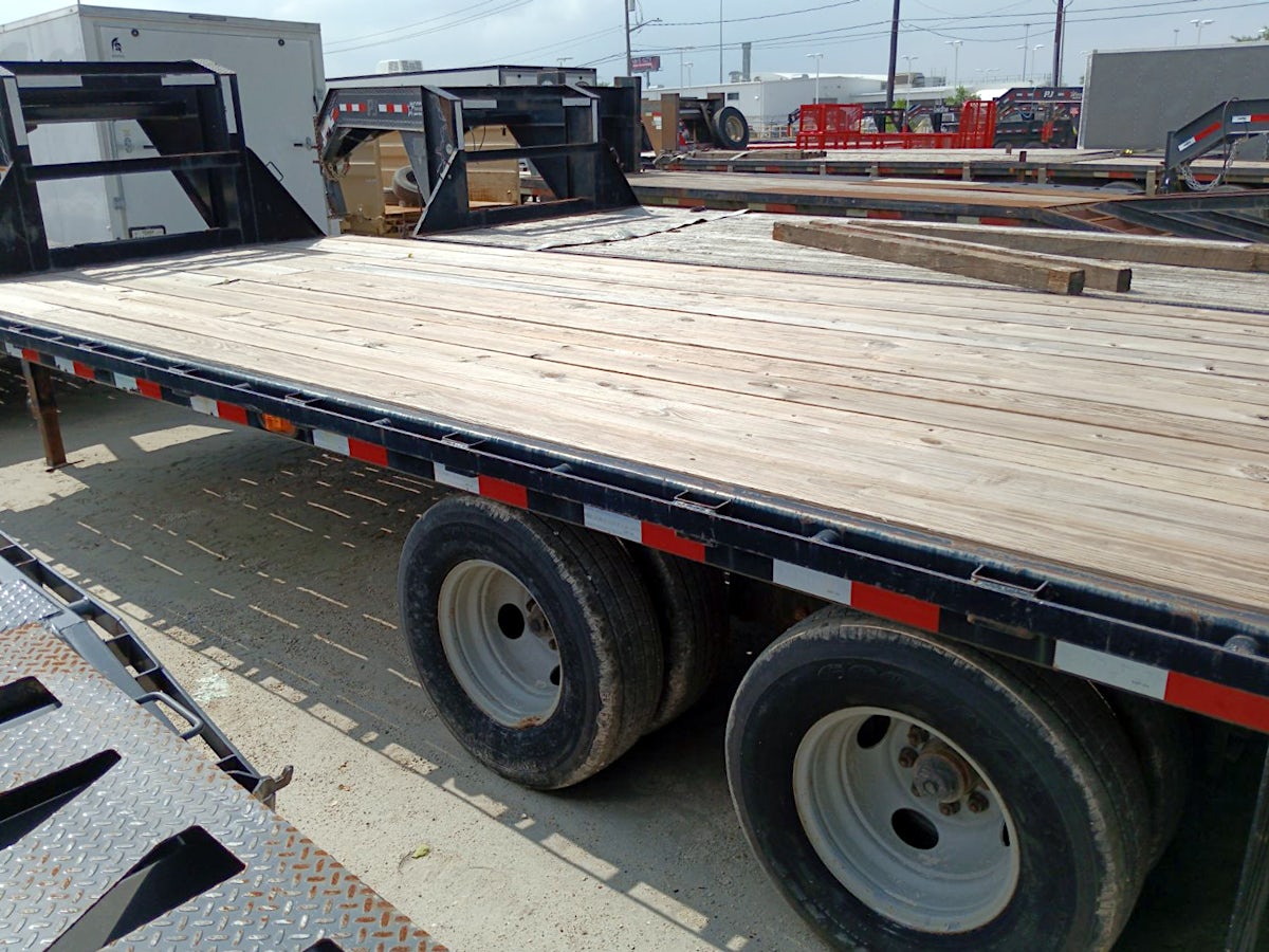 PJ Trailers USED 24'x102" Deckover Flatbed Trailer - Image 2