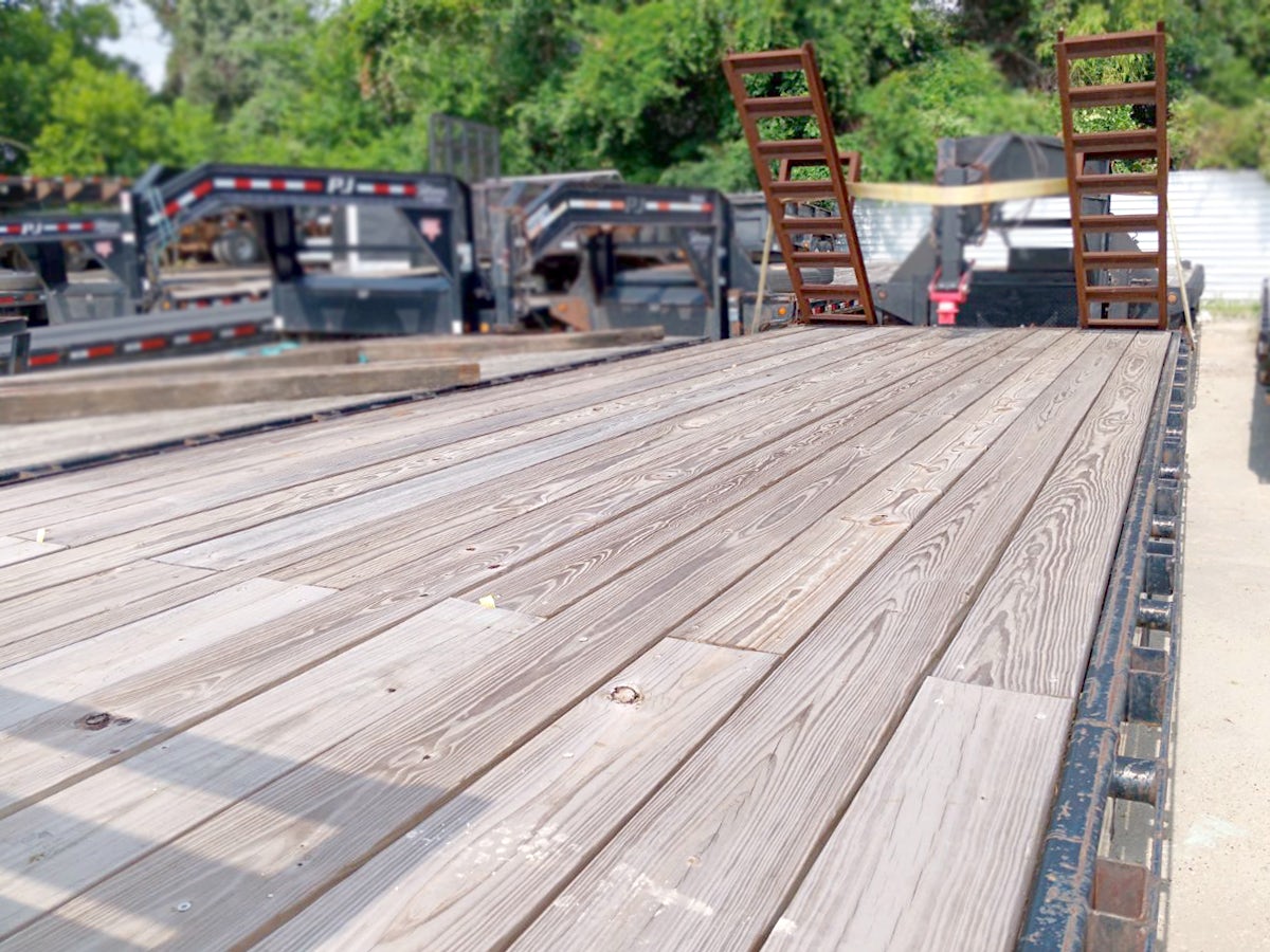 PJ Trailers USED 24'x102" Deckover Flatbed Trailer - Image 3