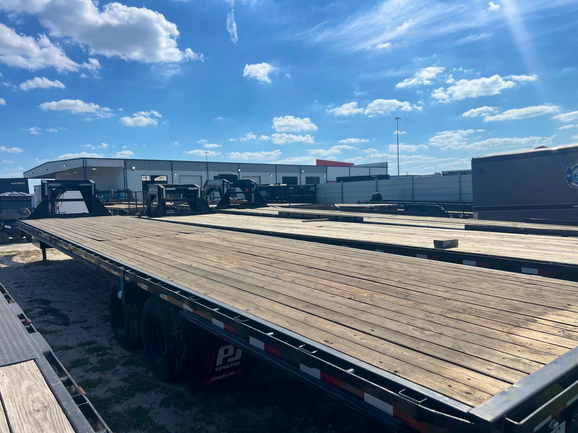 PJ Trailers USED 40'X102" Air-Ride Flatdeck w/ Duals (FD) - Stock #55757 - Image 3 of 3