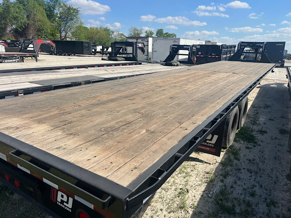 PJ Trailers USED 40'X102" Air-Ride Flatdeck w/ Duals (FD) - Stock #55757 - Image 2 of 3 PJ Trailers USED 40'X102" Air-Ride Flatdeck w/ Duals (FD) - Stock #55757 - Image 2 of 3