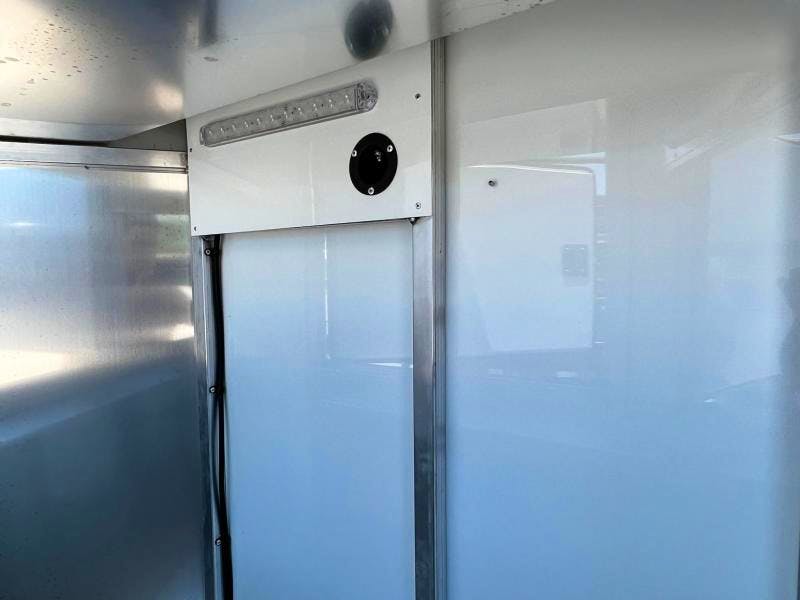 Sundowner 30' Horizon 3 Horse Trailer w/ Living Quarters (RQ) - Image 9