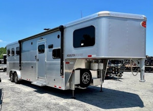 Sundowner 30' Horizon 3 Horse Trailer w/ Living Quarters (RQ)