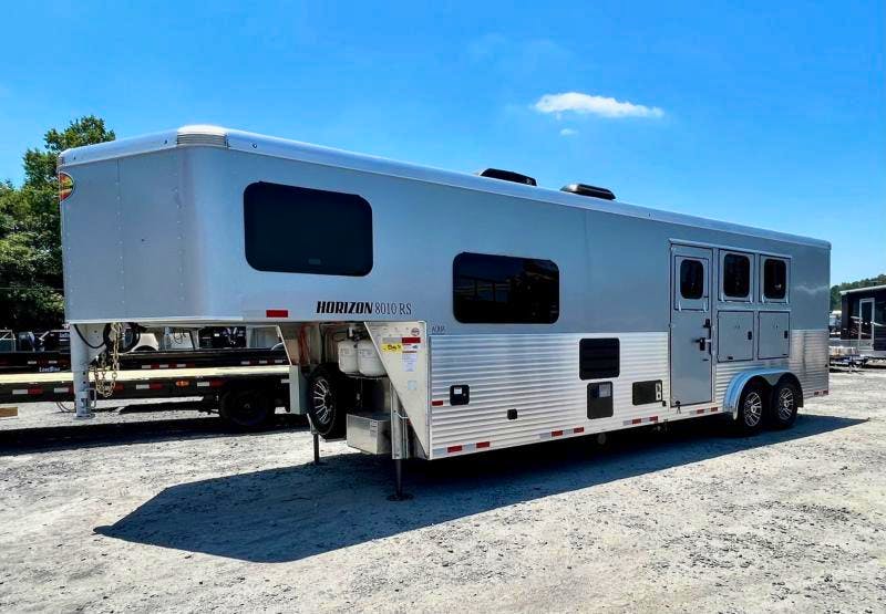 Sundowner 30' Horizon 3 Horse Trailer w/ Living Quarters (RQ) - Image 2