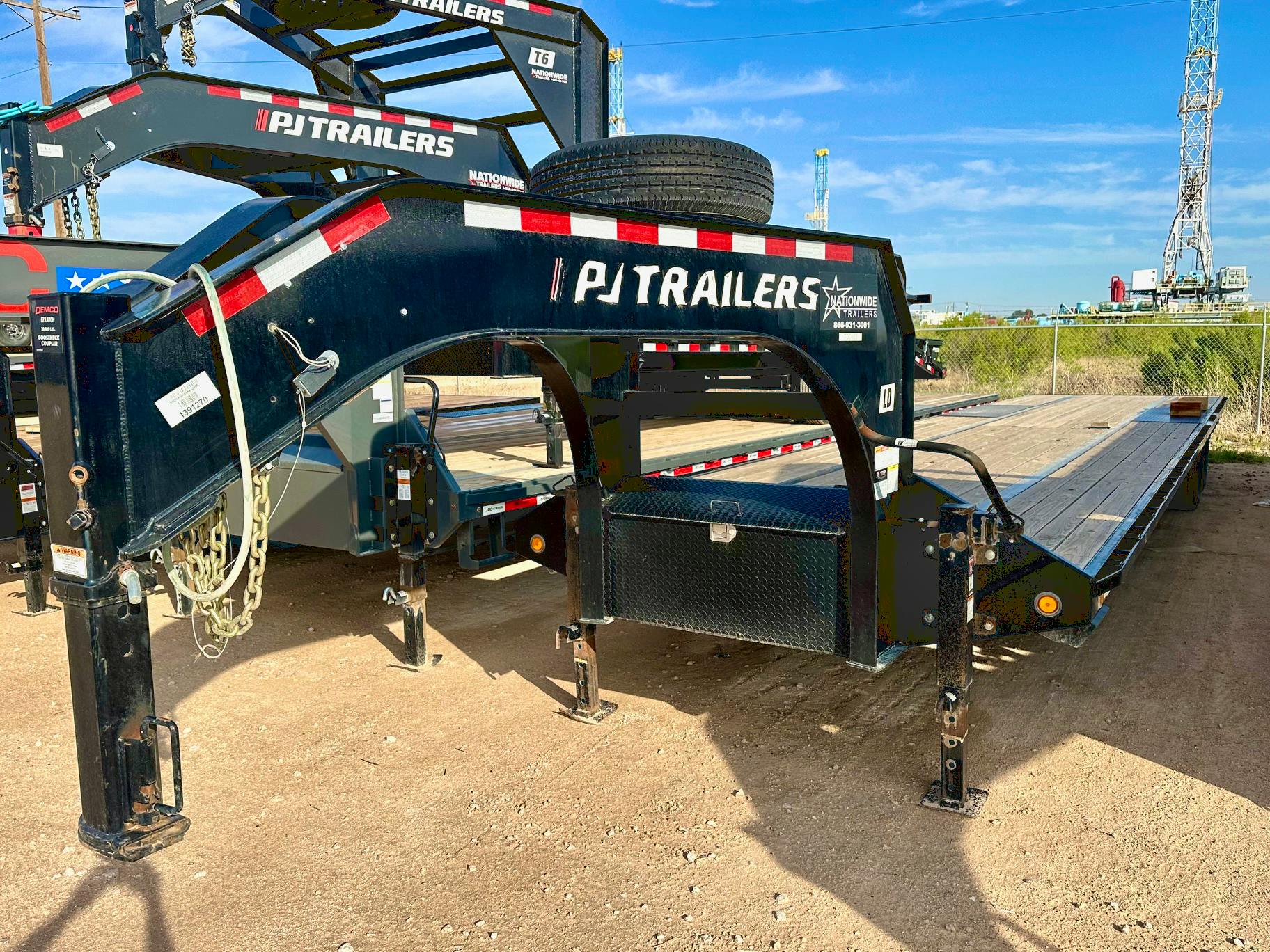 PJ Trailers USED 40'x102" Gooseneck Flatbed Trailer w/ Duals (LD) - Stock #57741 - Image 1 of 5