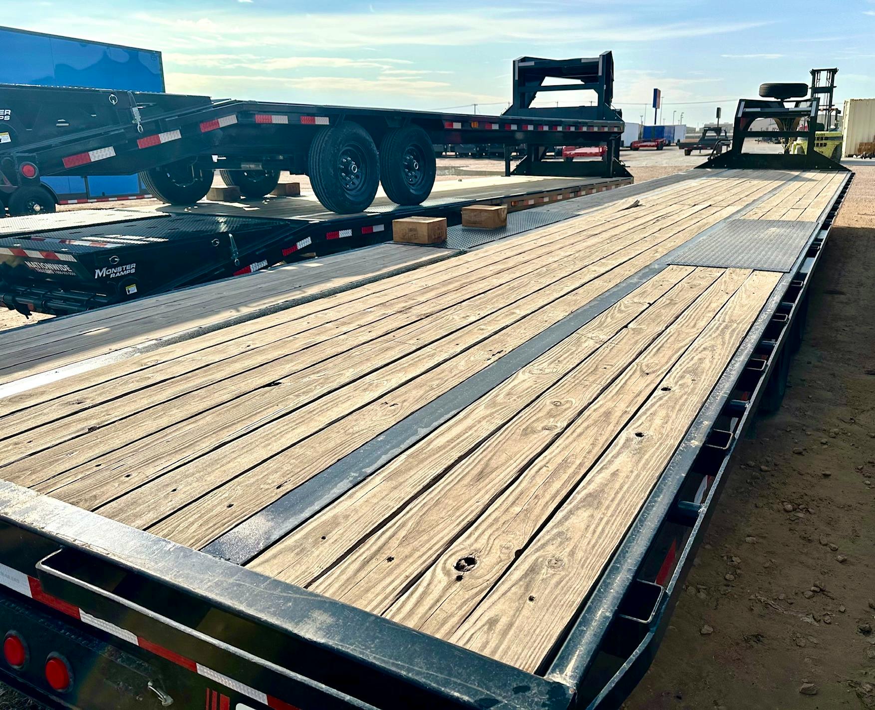 PJ Trailers USED 40'x102" Gooseneck Flatbed Trailer w/ Duals (LD) - Stock #57741 - Image 4 of 5