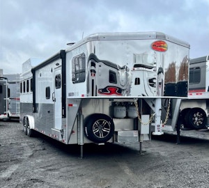 Sundowner 28' Horizon 4 Horse Trailer w/ Living Quarters (8011RS)