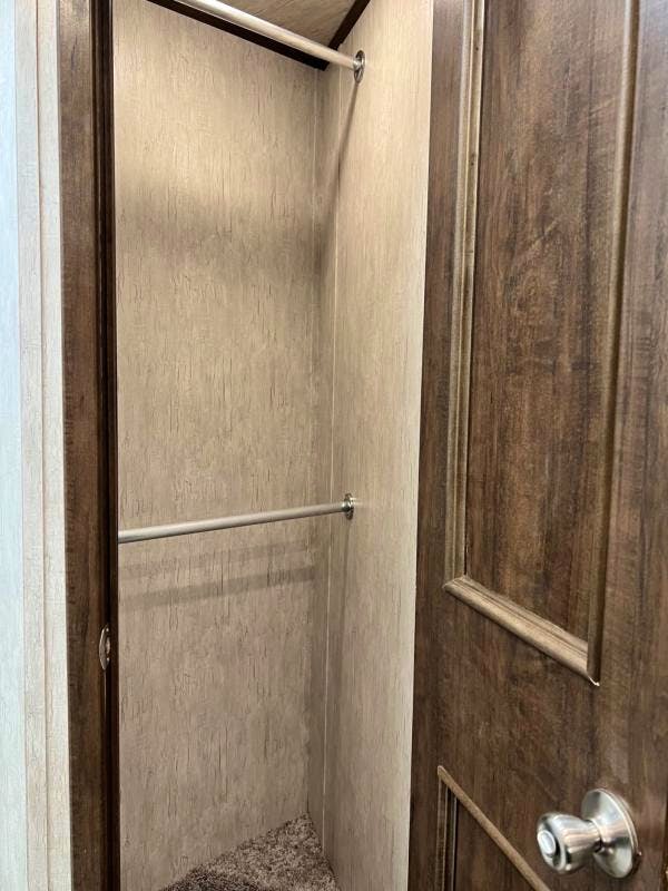 Sundowner 28' Horizon 4 Horse Trailer w/ Living Quarters (8011RS) - Stock #57898 - Image 14 of 29