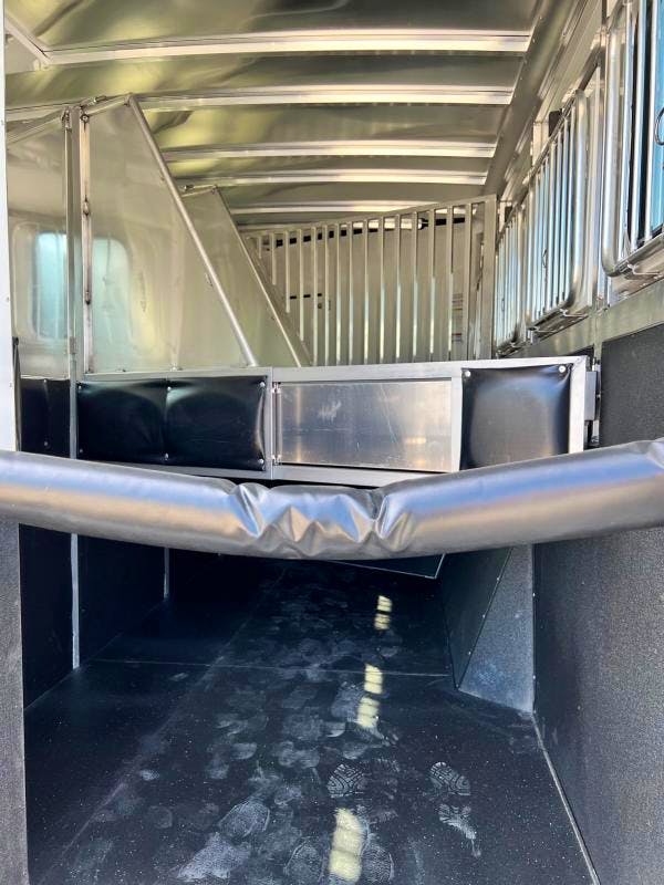 Sundowner 28' Horizon 4 Horse Trailer w/ Living Quarters (8011RS) - Stock #57898 - Image 29 of 29