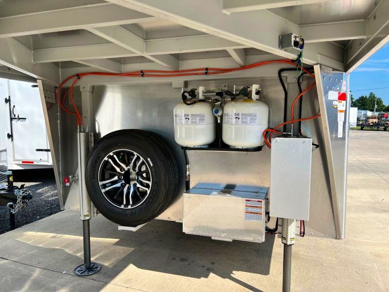 Sundowner 28' Horizon 4 Horse Trailer w/ Living Quarters (8011RS) - Stock #57898 - Image 9 of 29