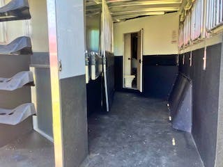 Sundowner 28' Horizon 4 Horse Trailer w/ Living Quarters (8011RS) - Stock #57898 - Image 25 of 29