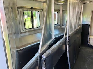 Sundowner 28' Horizon 4 Horse Trailer w/ Living Quarters (8011RS) - Stock #57898 - Image 27 of 29