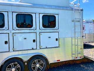 Sundowner 28' Horizon 4 Horse Trailer w/ Living Quarters (8011RS) - Stock #57898 - Image 8 of 29