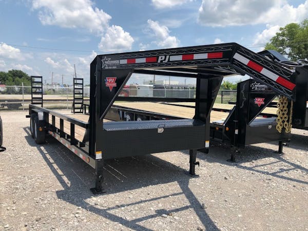 2023 PJ Trailers 24ftx83in Gooseneck Angle Pipetop Equipment Trailer  P8 