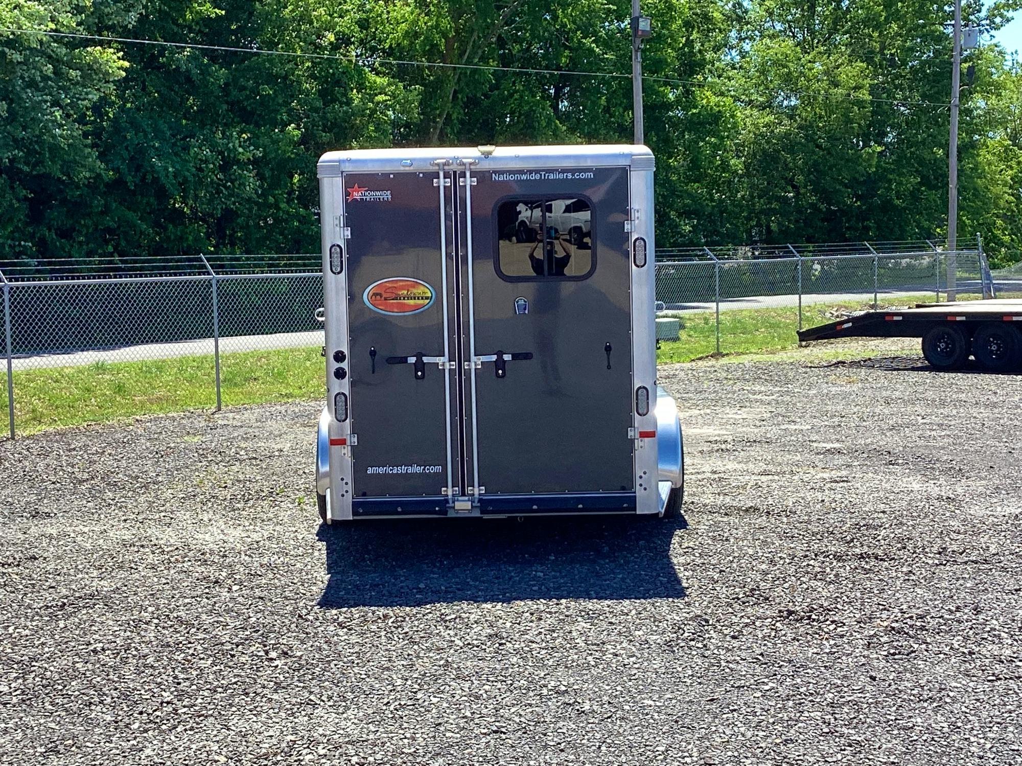 Sundowner 22' Super Tack Gooseneck 4 Horse Trailer (RH) - Stock #63312 - Image 4 of 10