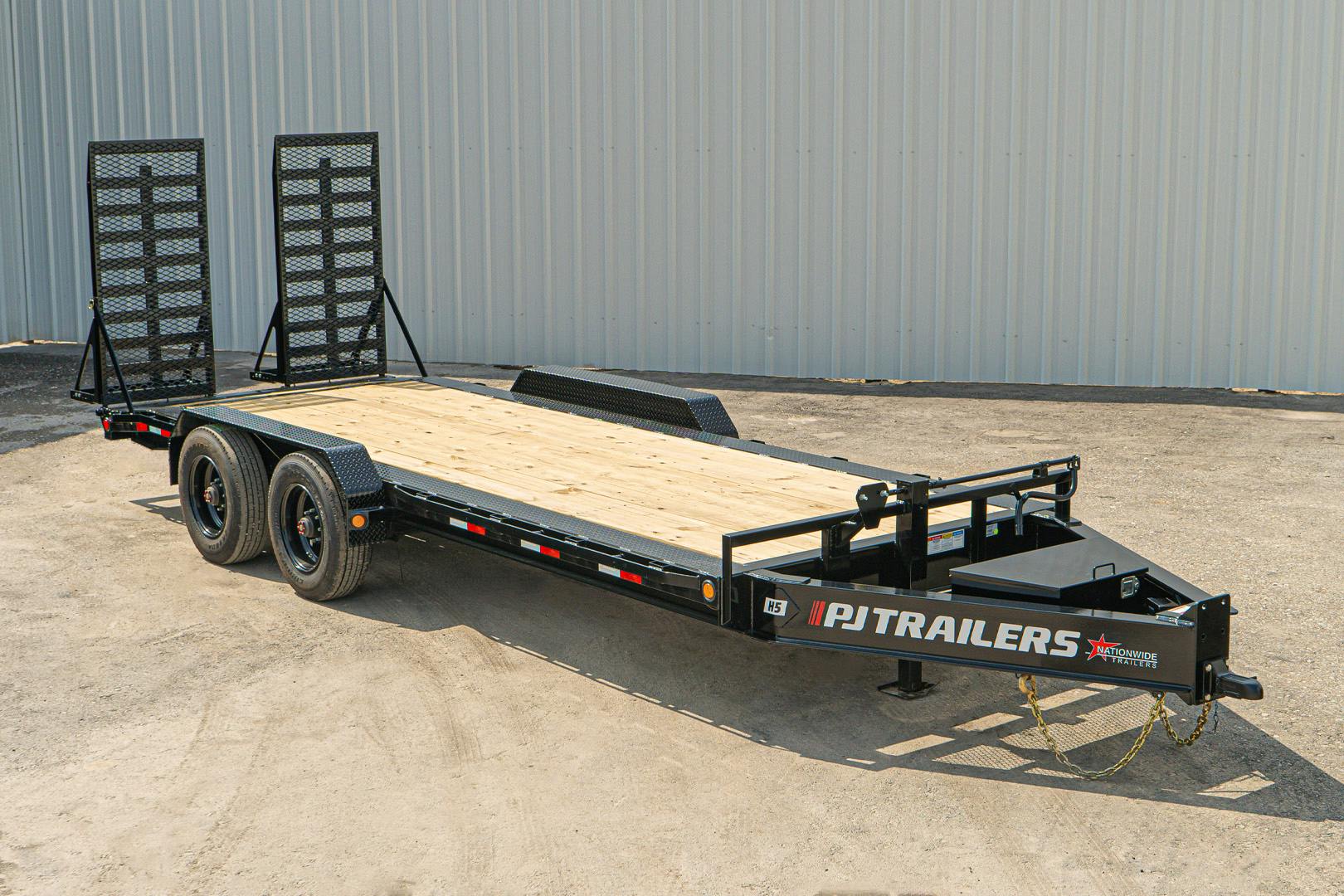 PJ Trailers 20'x82