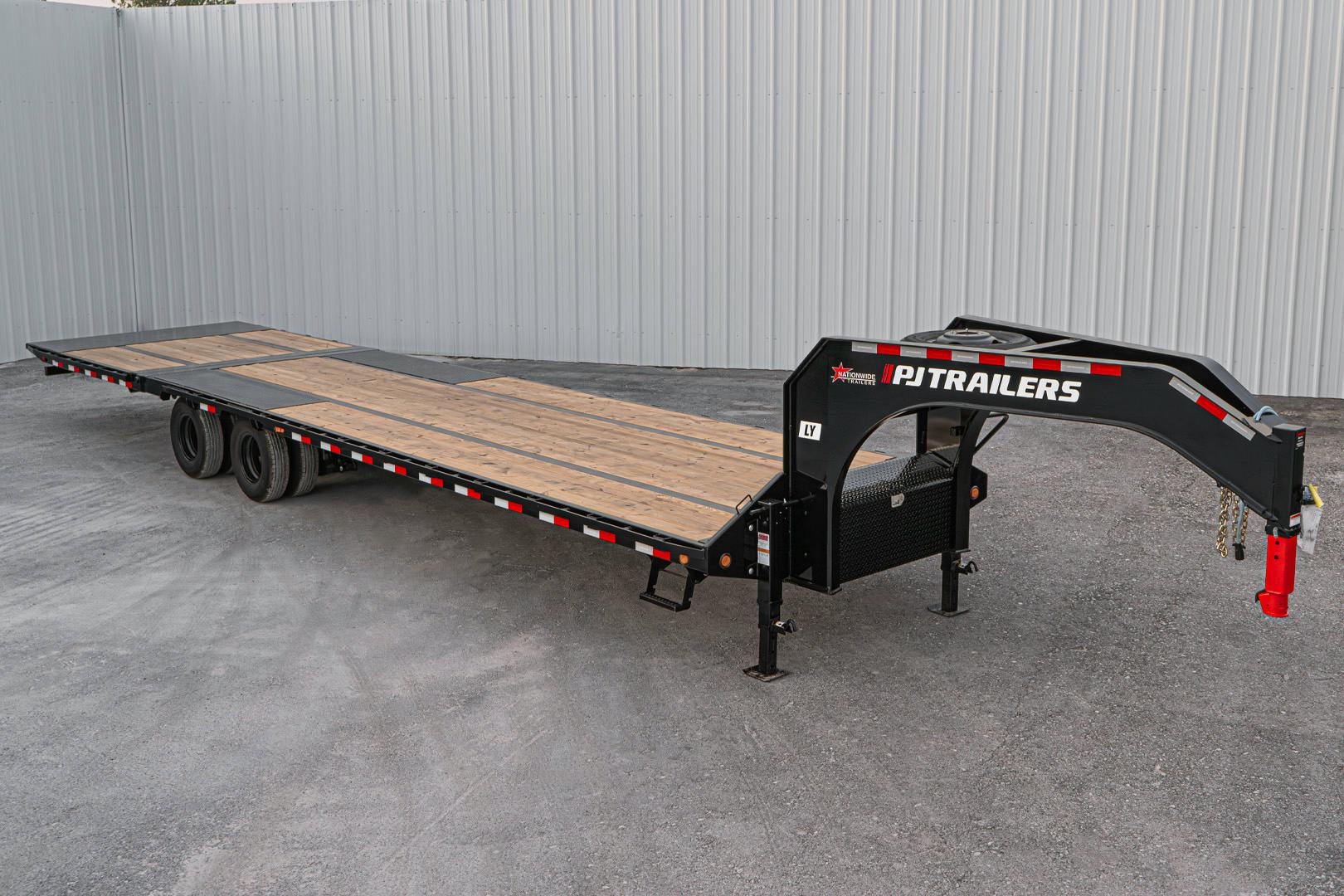 PJ Trailers 36'x102" Gooseneck Flatbed Trailer w/ Hydraulic Dovetail (LY) - Stock #67915 - Image 2 of 24