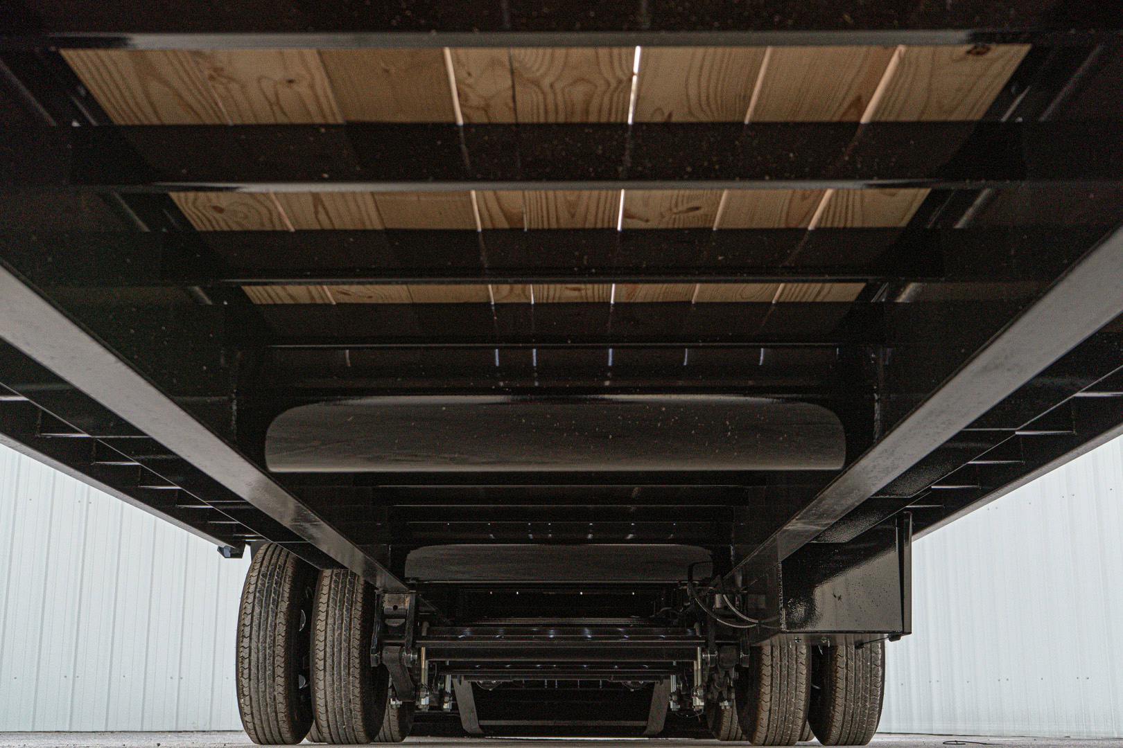 PJ Trailers 36'x102" Gooseneck Flatbed Trailer w/ Hydraulic Dovetail (LY) - Stock #67915 - Image 18 of 24