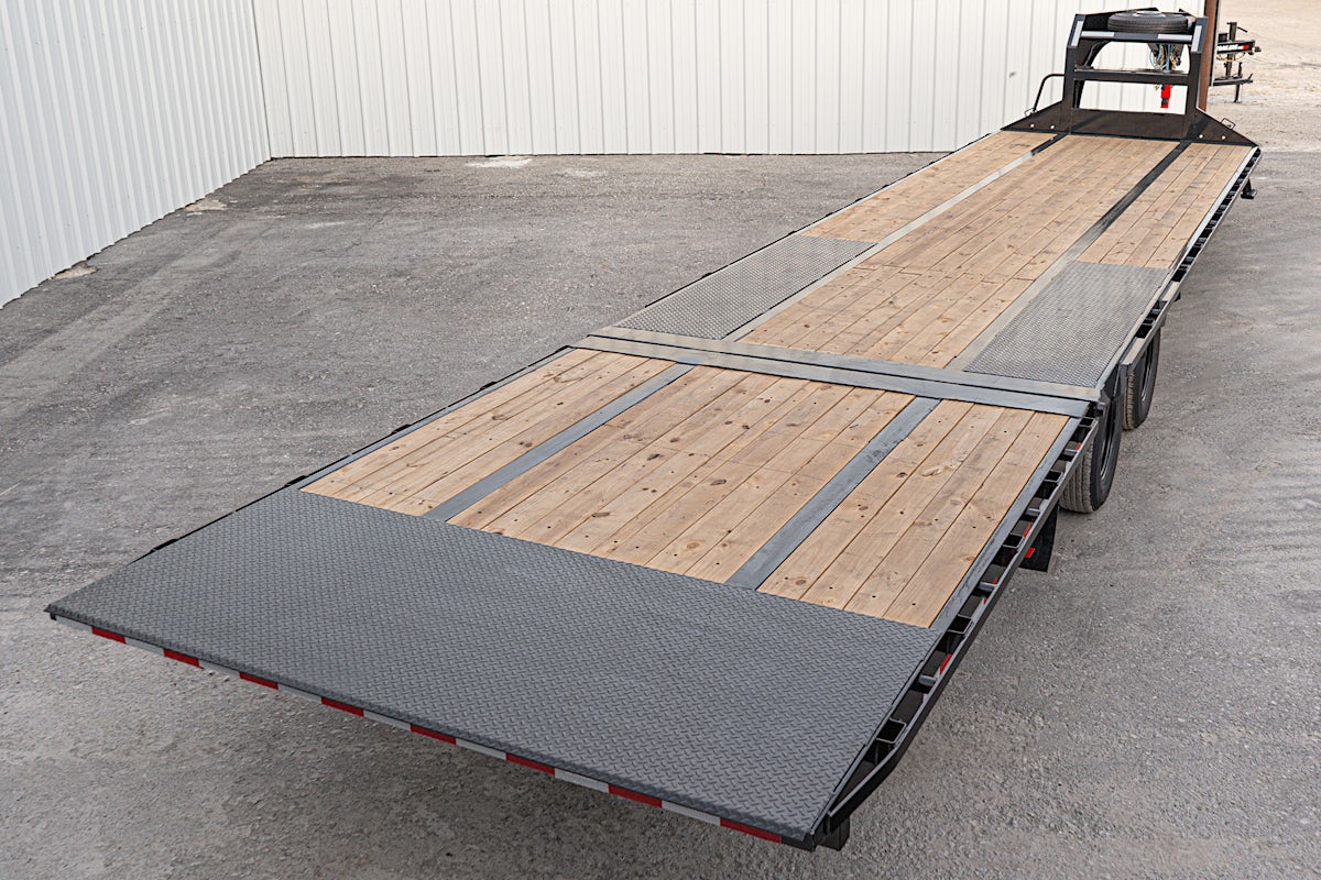 PJ Trailers 36'x102" Gooseneck Flatbed Trailer w/ Hydraulic Dovetail (LY) - Image 21