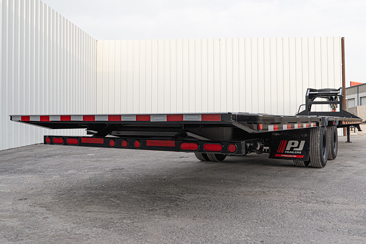PJ Trailers 36'x102" Gooseneck Flatbed Trailer w/ Hydraulic Dovetail (LY) - Image 23