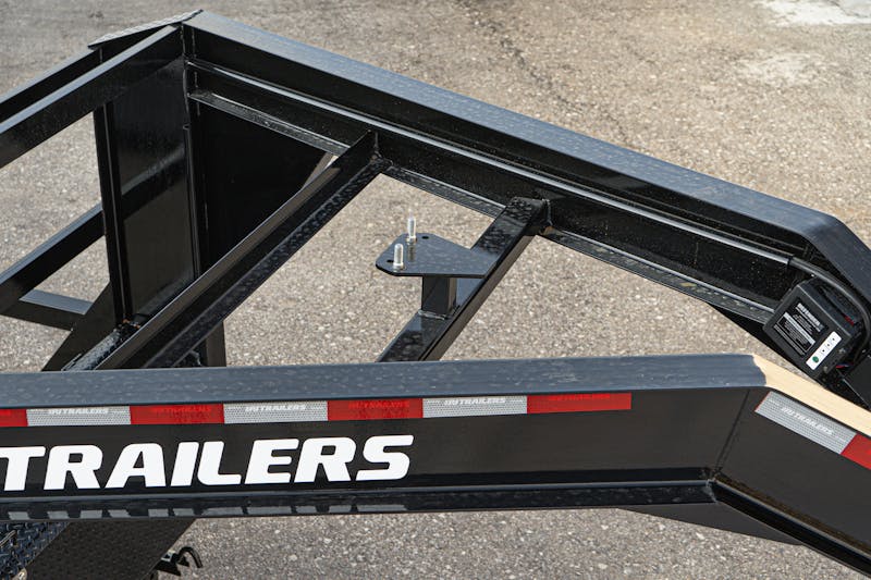 PJ Trailers 24ftx83in Gooseneck Angle Pipetop Equipment Trailer  P8