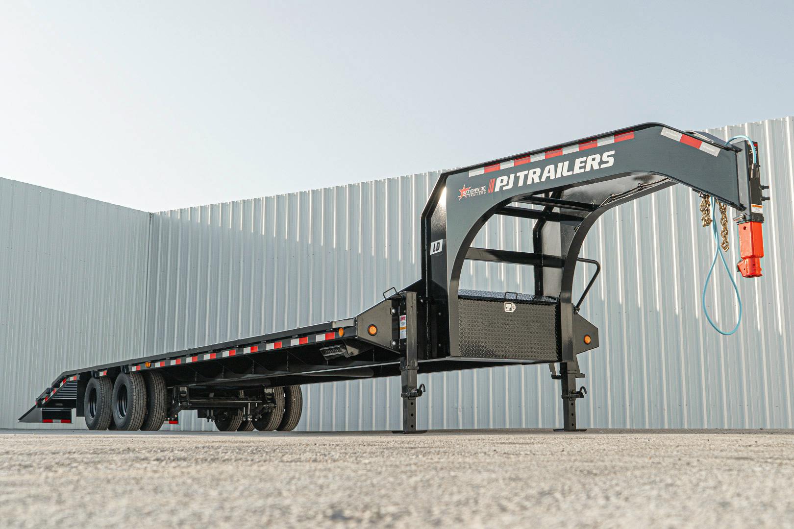 PJ Trailers 32'x102" Gooseneck Low Pro Flatbed Trailer w/ Duals (LD) - Stock #68986 - Image 6 of 22