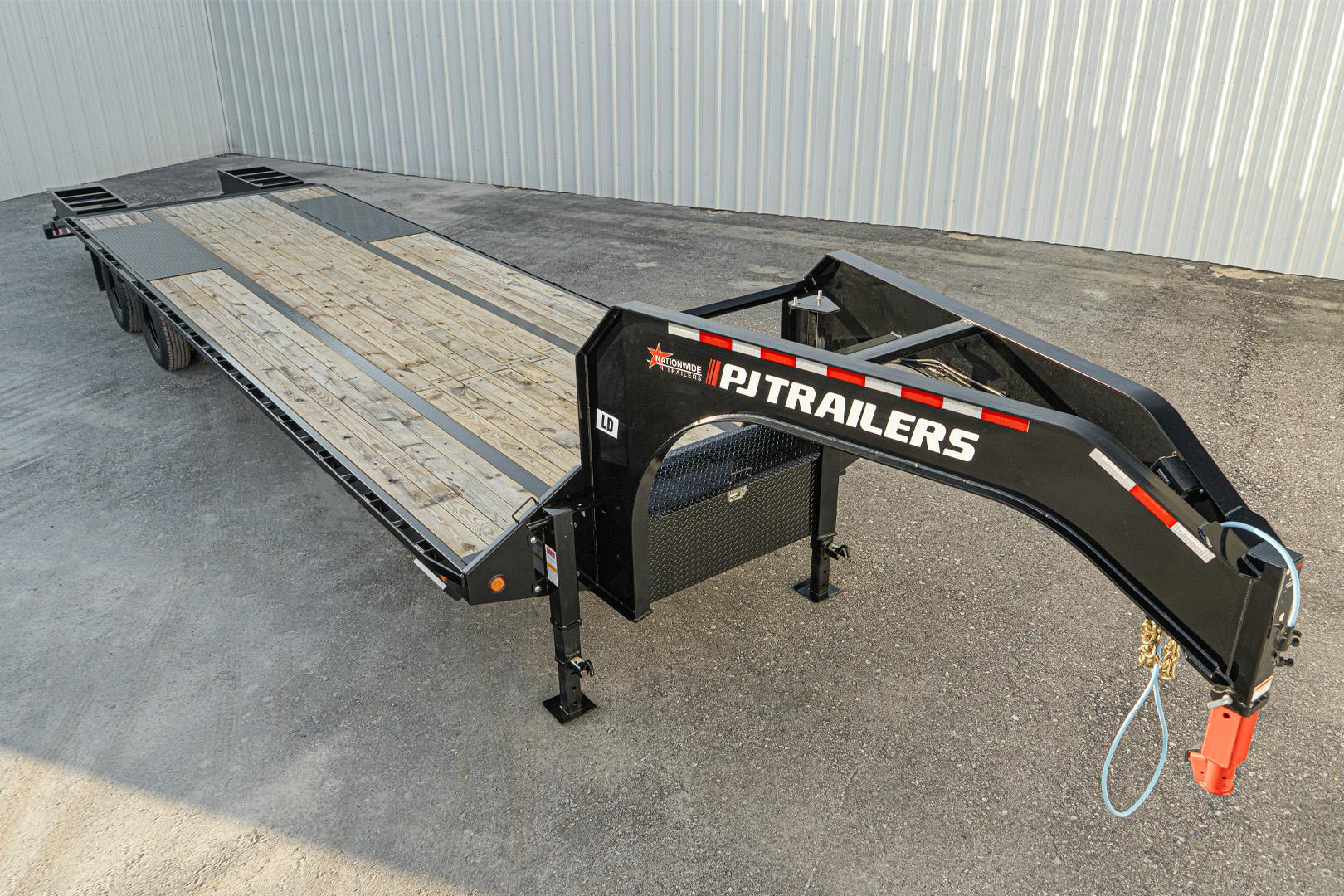 PJ Trailers 32'x102" Gooseneck Low Pro Flatbed Trailer w/ Duals (LD) - Stock #68986 - Image 7 of 22