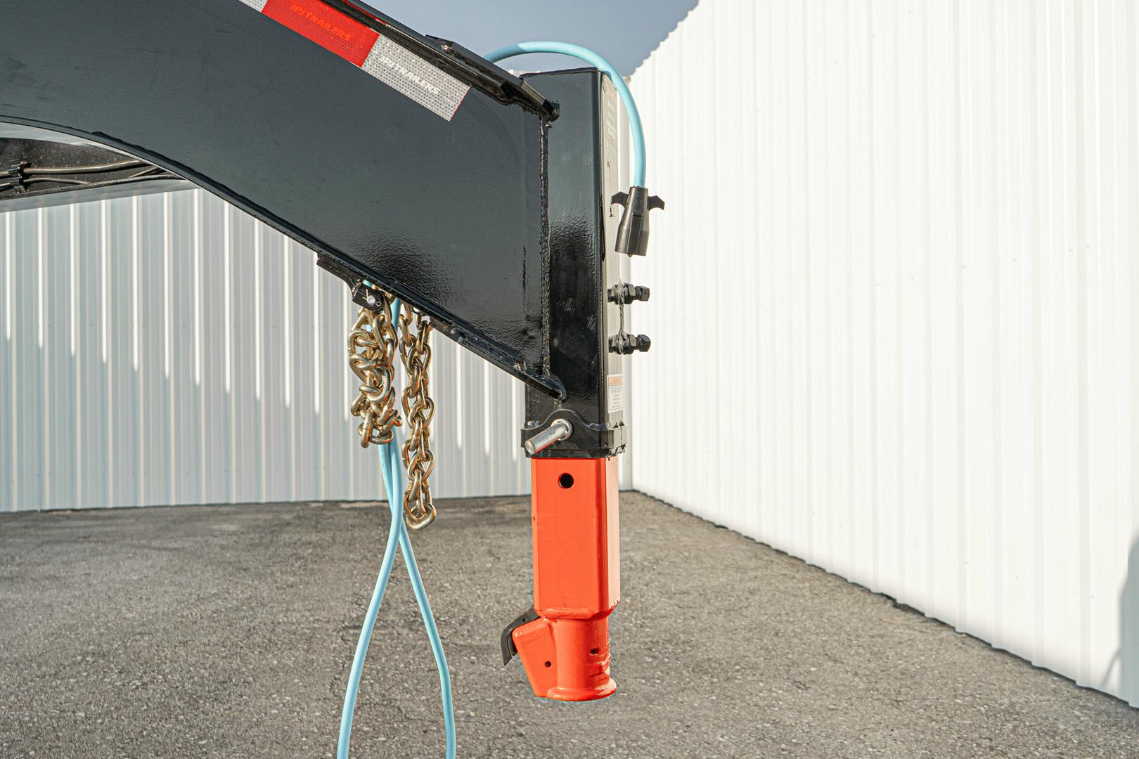 PJ Trailers 32'x102" Gooseneck Low Pro Flatbed Trailer w/ Duals (LD) - Stock #68986 - Image 10 of 22