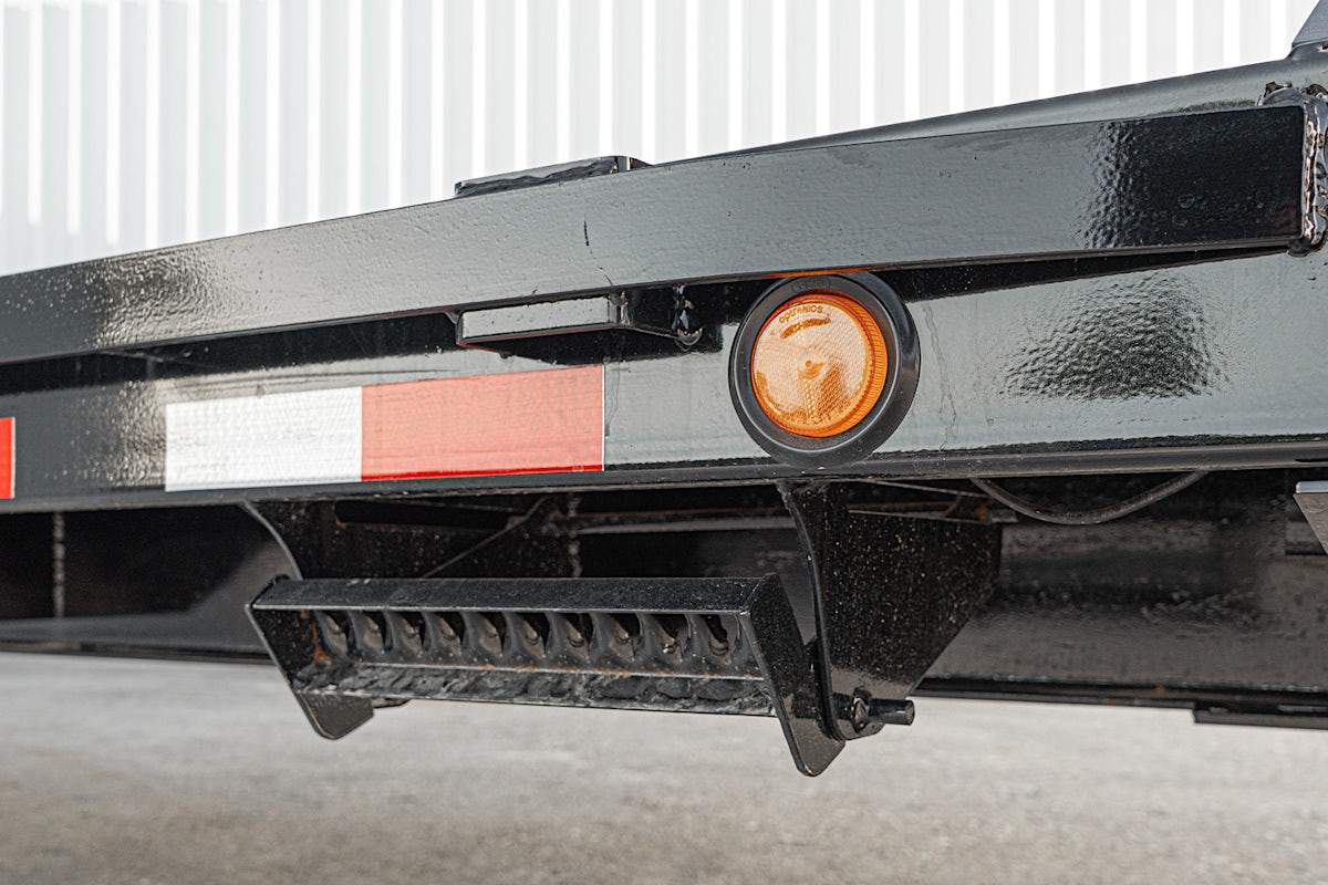 PJ Trailers 32'x102" Gooseneck Low Pro Flatbed Trailer w/ Duals (LD) - Image 13