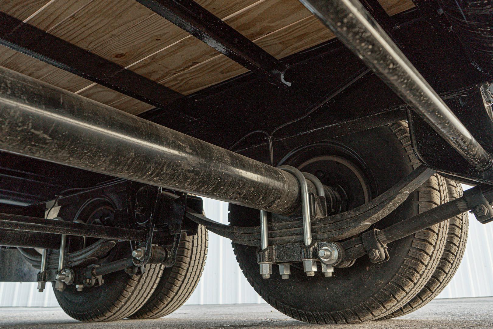 PJ Trailers 32'x102" Gooseneck Low Pro Flatbed Trailer w/ Duals (LD) - Stock #68986 - Image 17 of 22