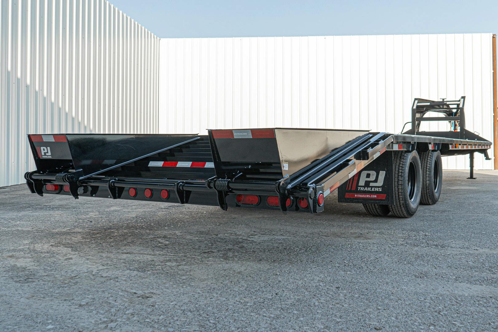 PJ Trailers 32'x102" Gooseneck Low Pro Flatbed Trailer w/ Duals (LD) - Stock #68986 - Image 21 of 22