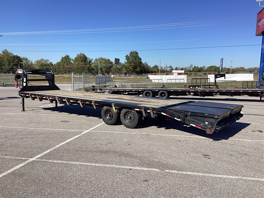 PJ Trailers 32'x102" 18k Gooseneck Flatbed Trailer w/ Singles (LX) - Image 3