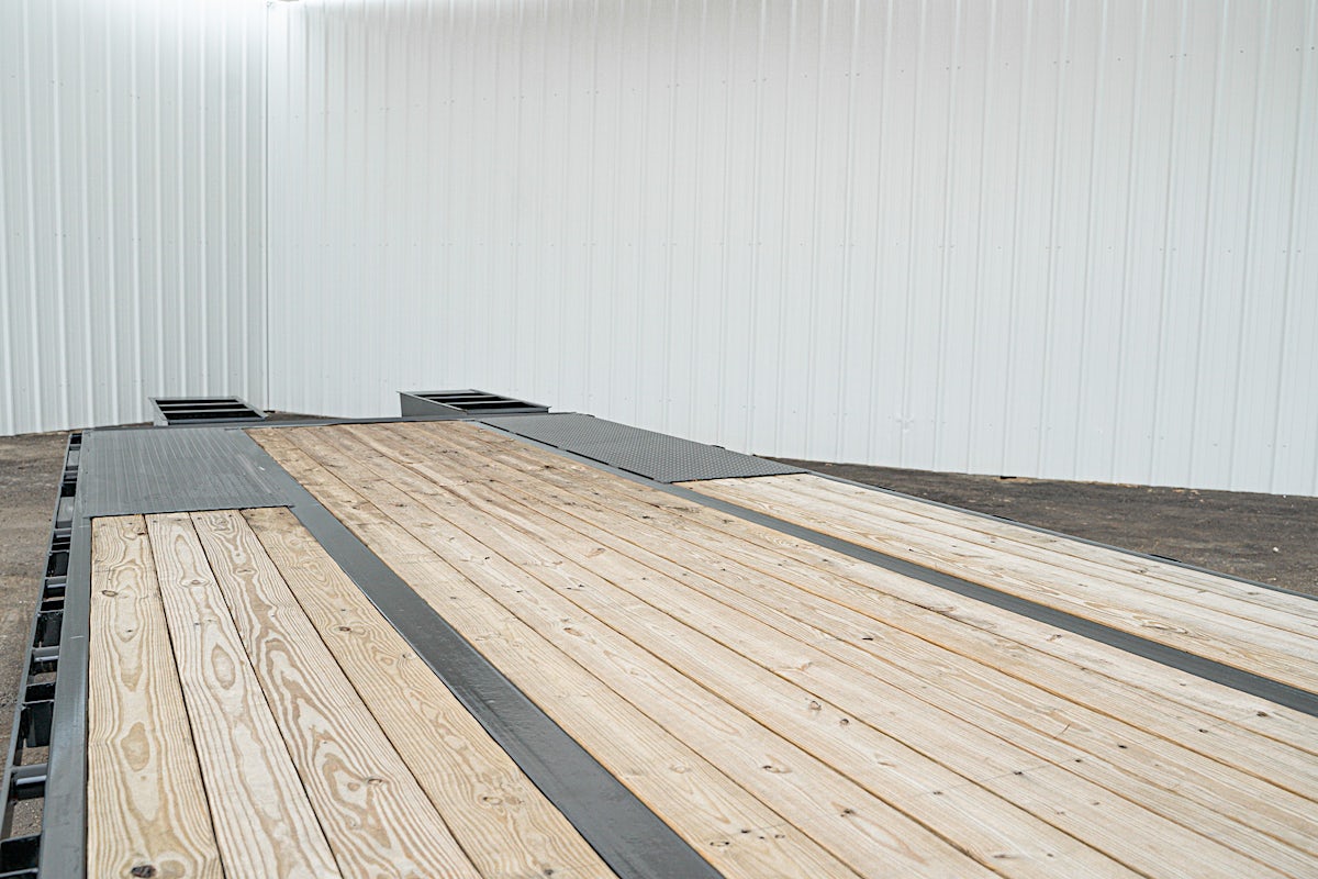 PJ Trailers 25'x102" Gooseneck Low Pro Flatbed Trailer w/ Duals (LD) - Image 11