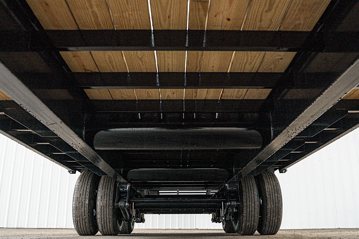 PJ Trailers 25'x102" Gooseneck Low Pro Flatbed Trailer w/ Duals (LD) - Image 12