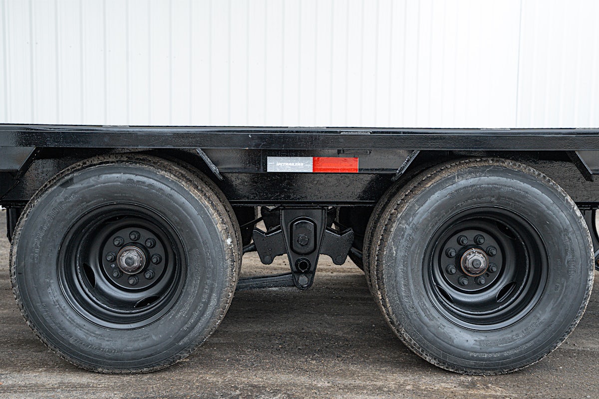 PJ Trailers 25'x102" Gooseneck Low Pro Flatbed Trailer w/ Duals (LD) - Image 13