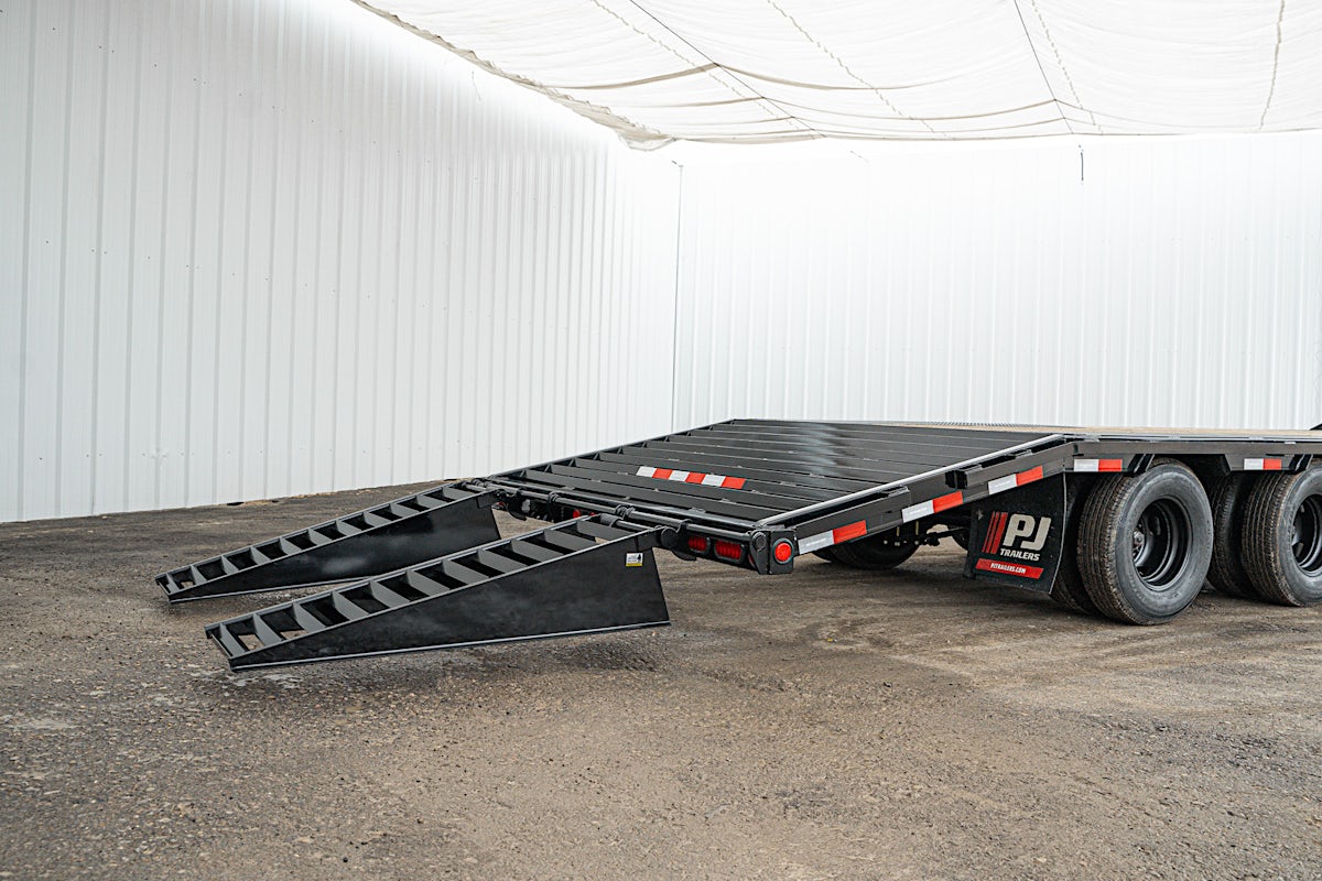PJ Trailers 25'x102" Gooseneck Low Pro Flatbed Trailer w/ Duals (LD) - Image 17