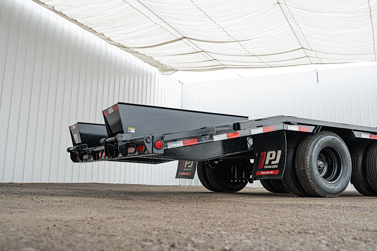 PJ Trailers 25'x102" Gooseneck Low Pro Flatbed Trailer w/ Duals (LD) - Image 18