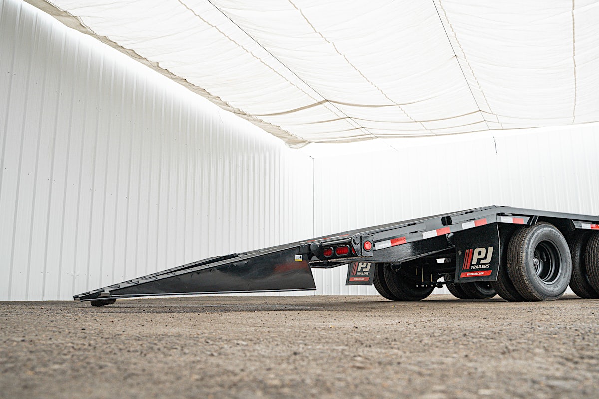 PJ Trailers 25'x102" Gooseneck Low Pro Flatbed Trailer w/ Duals (LD) - Image 19
