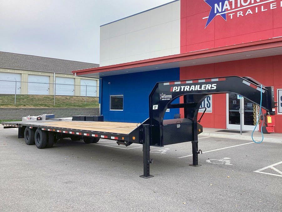 PJ Trailers 36'x102" Gooseneck Flatbed Trailer w/ Hydraulic Dovetail (LY) - Image 1
