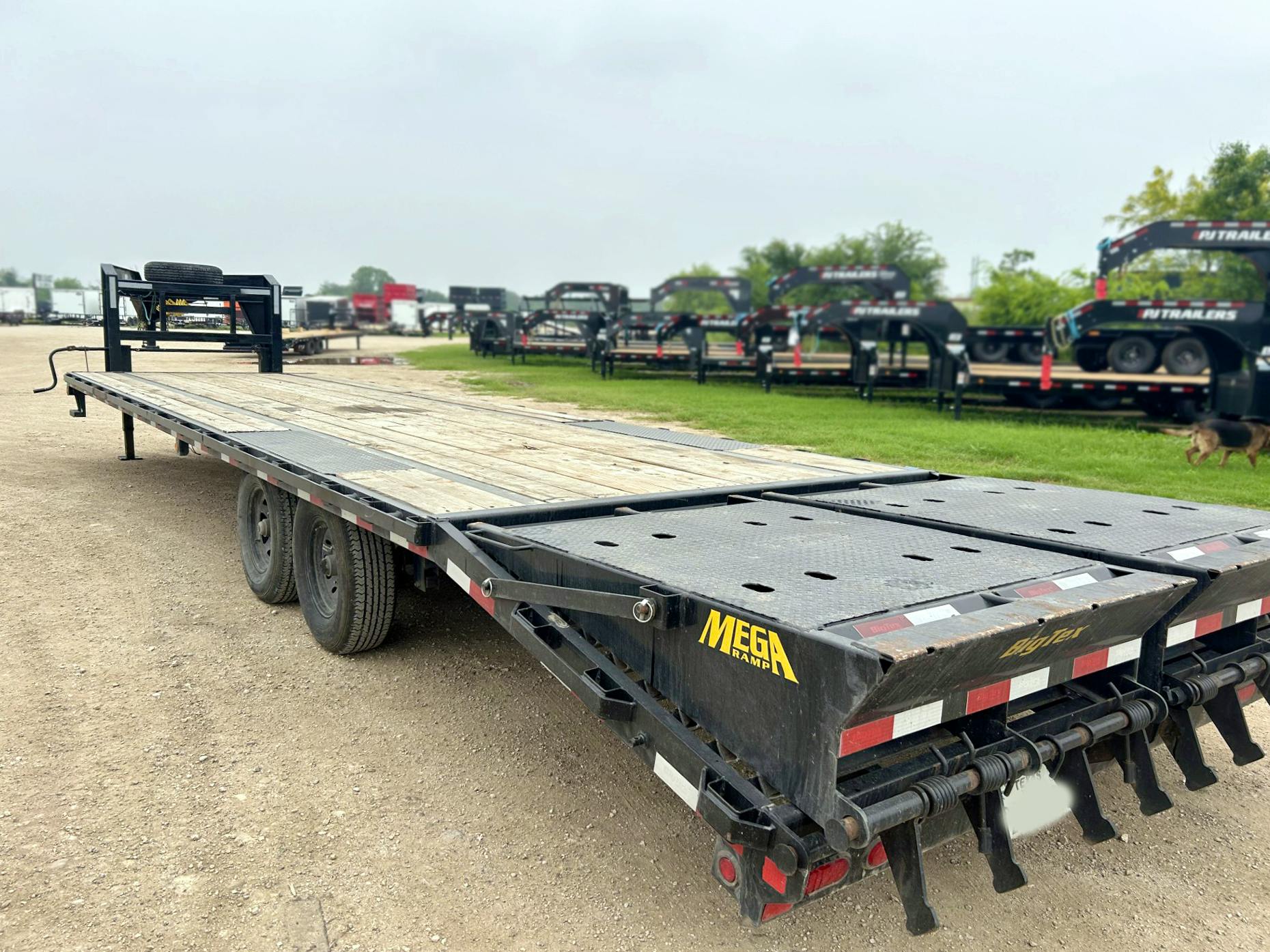 Stock #70617 - Big Tex USED 32ftx102in Gooseneck Flatbed Trailer