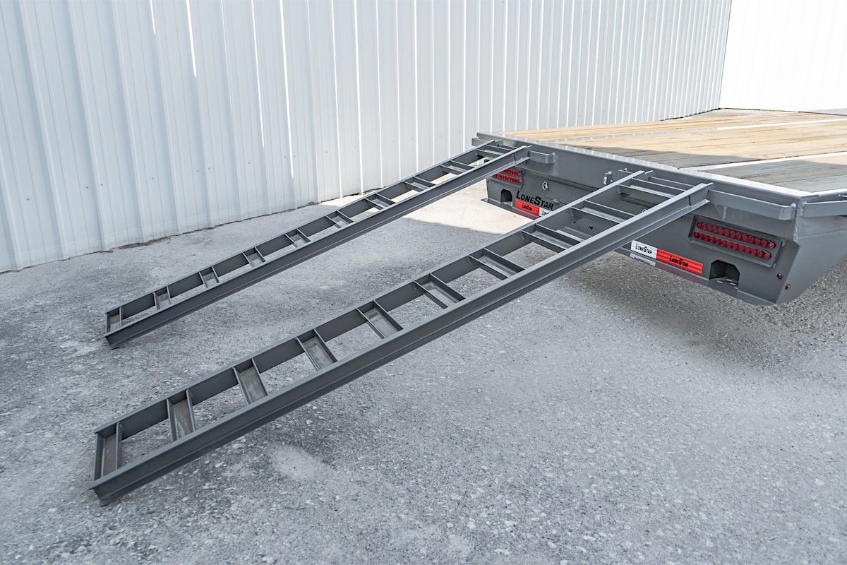 LoneStar 32'x102" Gooseneck Low Pro Flatbed Trailer w/ Duals (LD) - Image 17