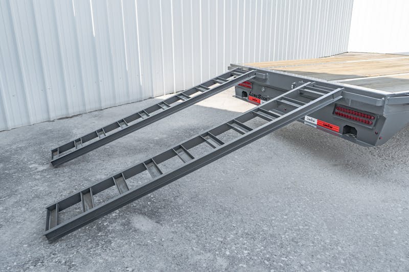 LoneStar 32ftx102in Gooseneck Low Pro Flatbed Trailer w  Duals  LD