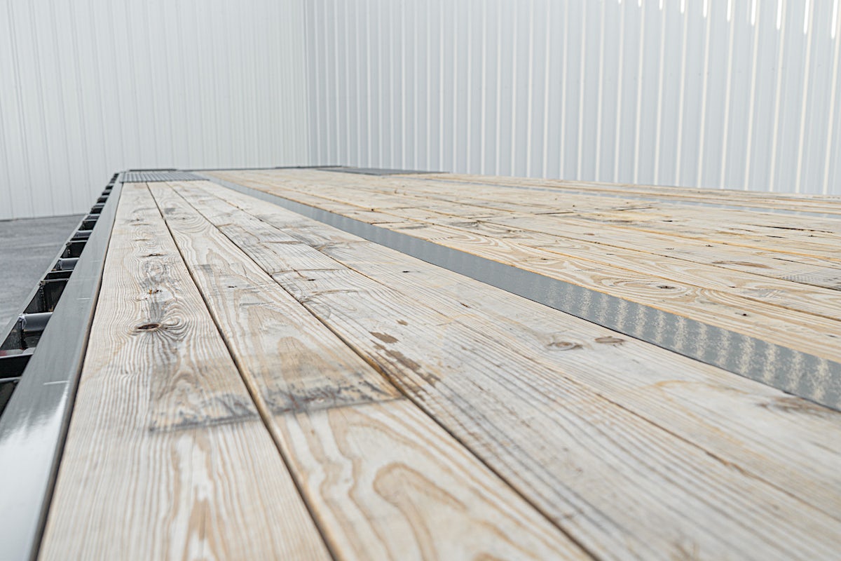 PJ Trailers 32'x102" Gooseneck Low Pro Flatbed Trailer w/ Duals (LD) - Image 15