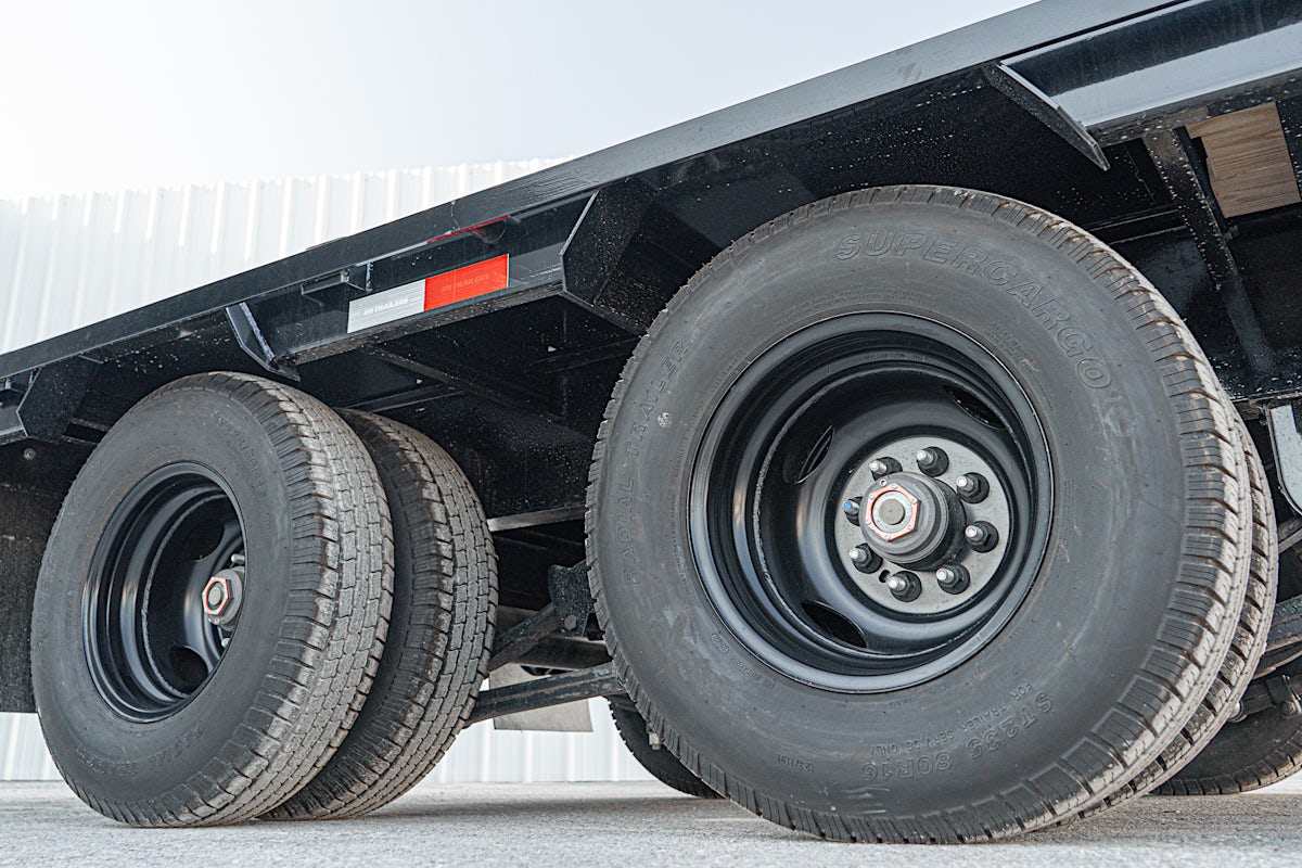 PJ Trailers 32'x102" Gooseneck Low Pro Flatbed Trailer w/ Duals (LD) - Image 18