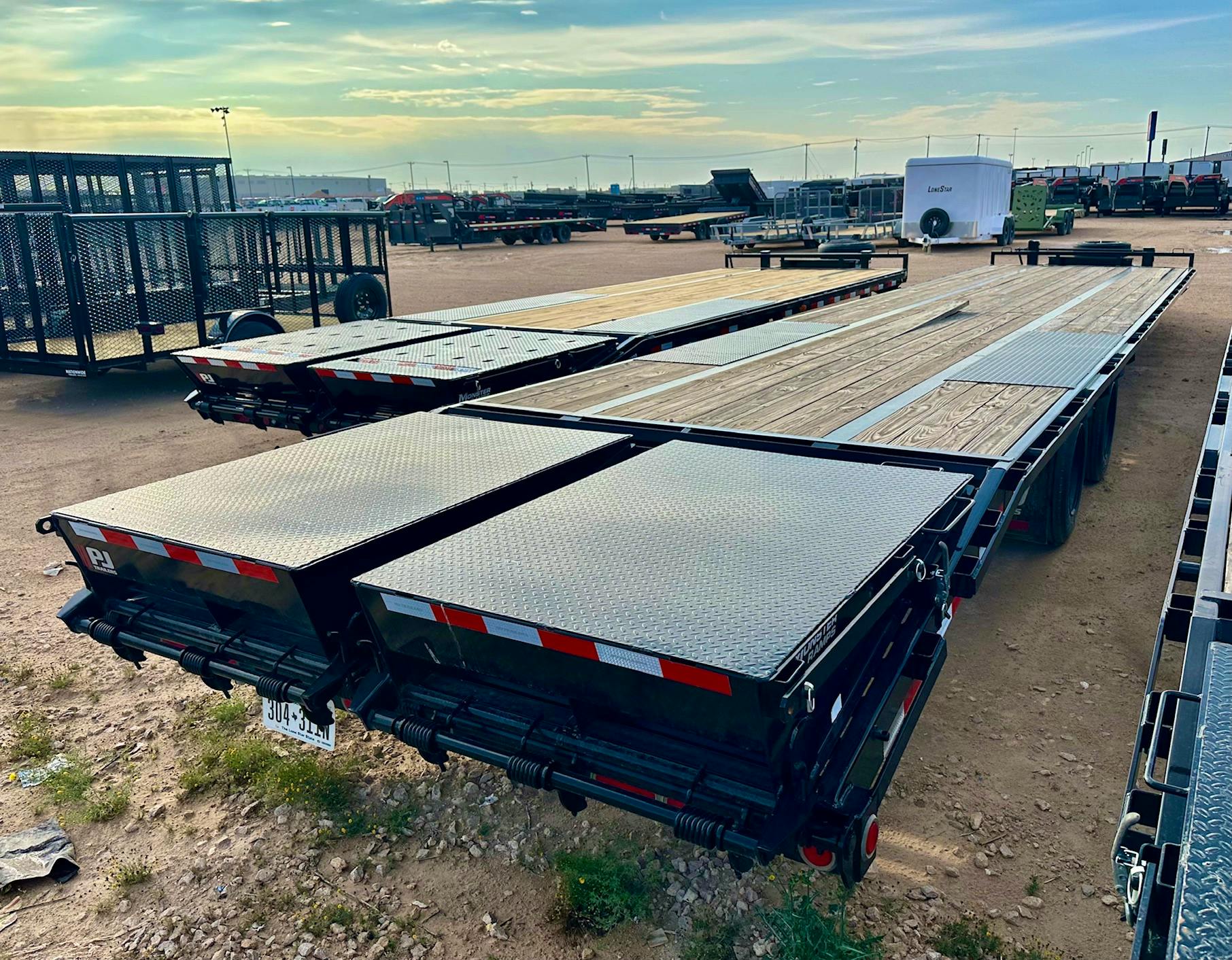PJ Trailers USED 40'x102" 30K Pintle Deckover Trailer w/ EOH