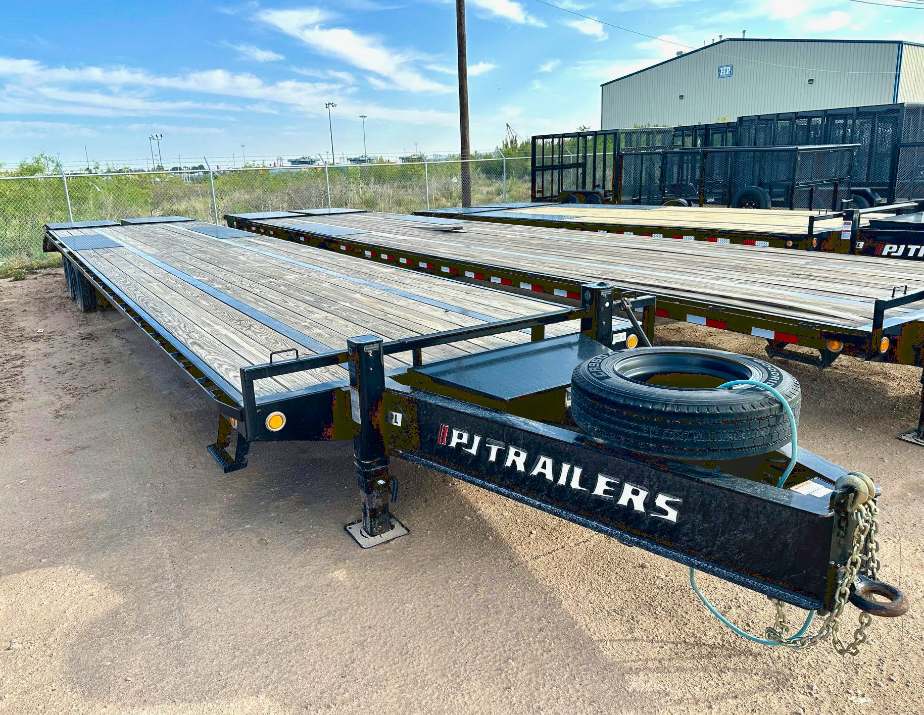 PJ Trailers USED 40'x102" 30K Pintle Deckover Trailer w/ EOH
