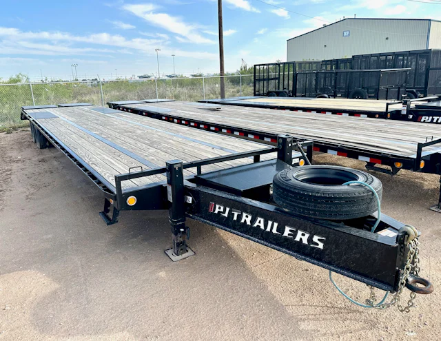 PJ Trailers USED 40'x102" 30K Pintle Deckover Trailer w/ EOH