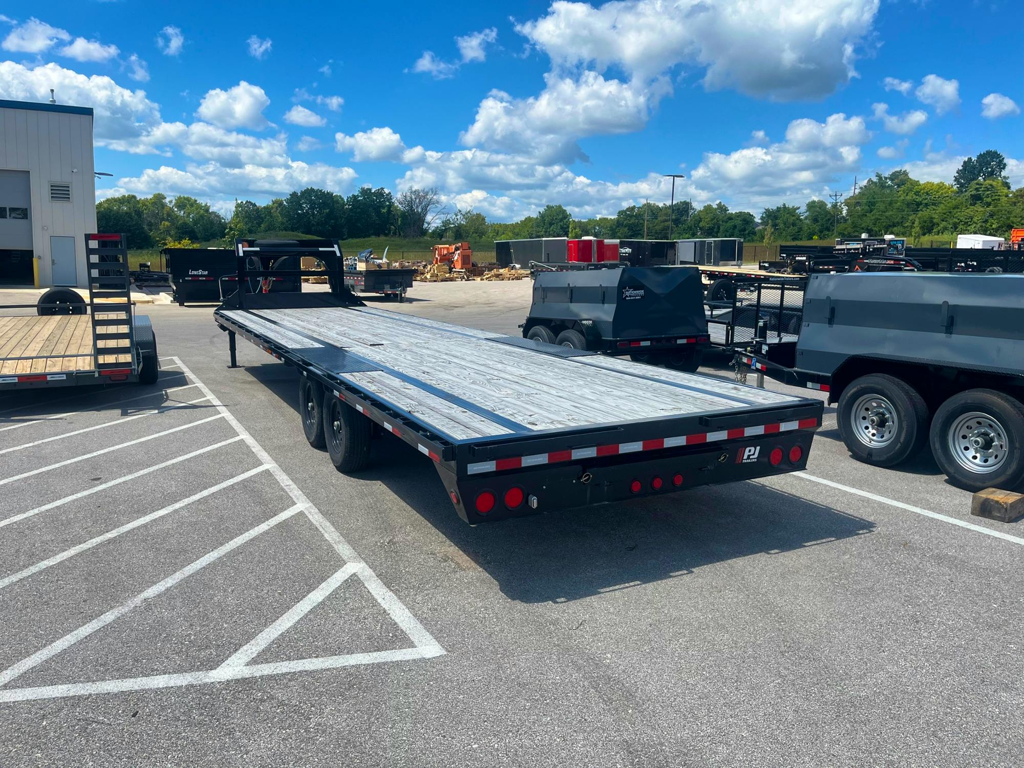 PJ Trailers 30' USED Flatdeck with Singles (LS) - Stock #73343 - Image 2 of 5