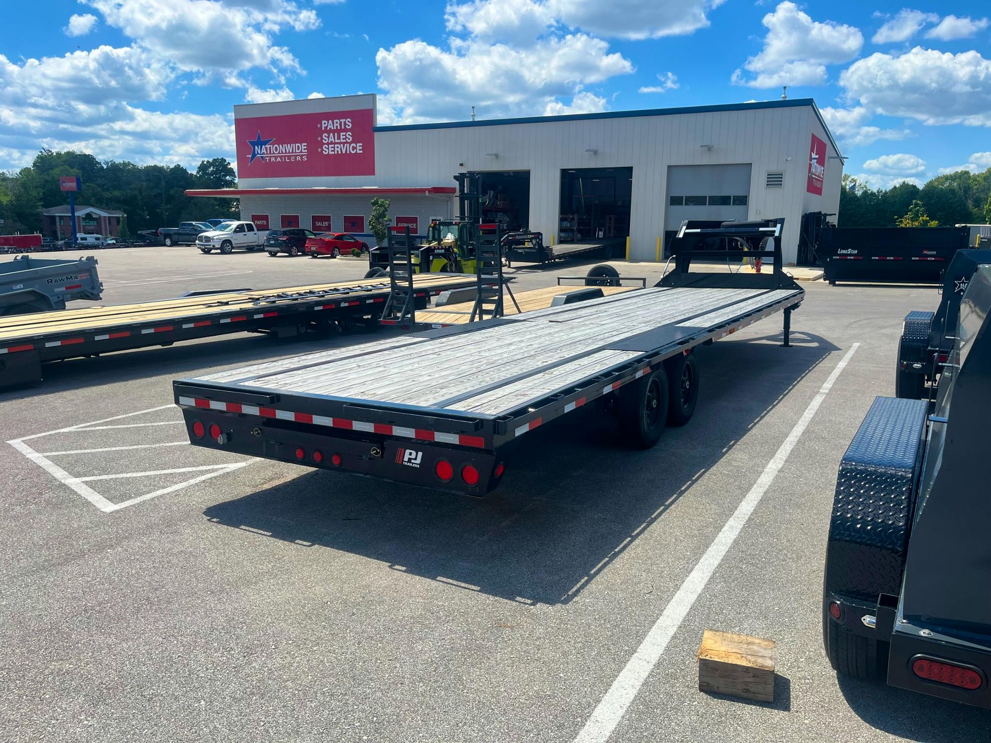 PJ Trailers 30' USED Flatdeck with Singles (LS) - Stock #73343 - Image 3 of 5