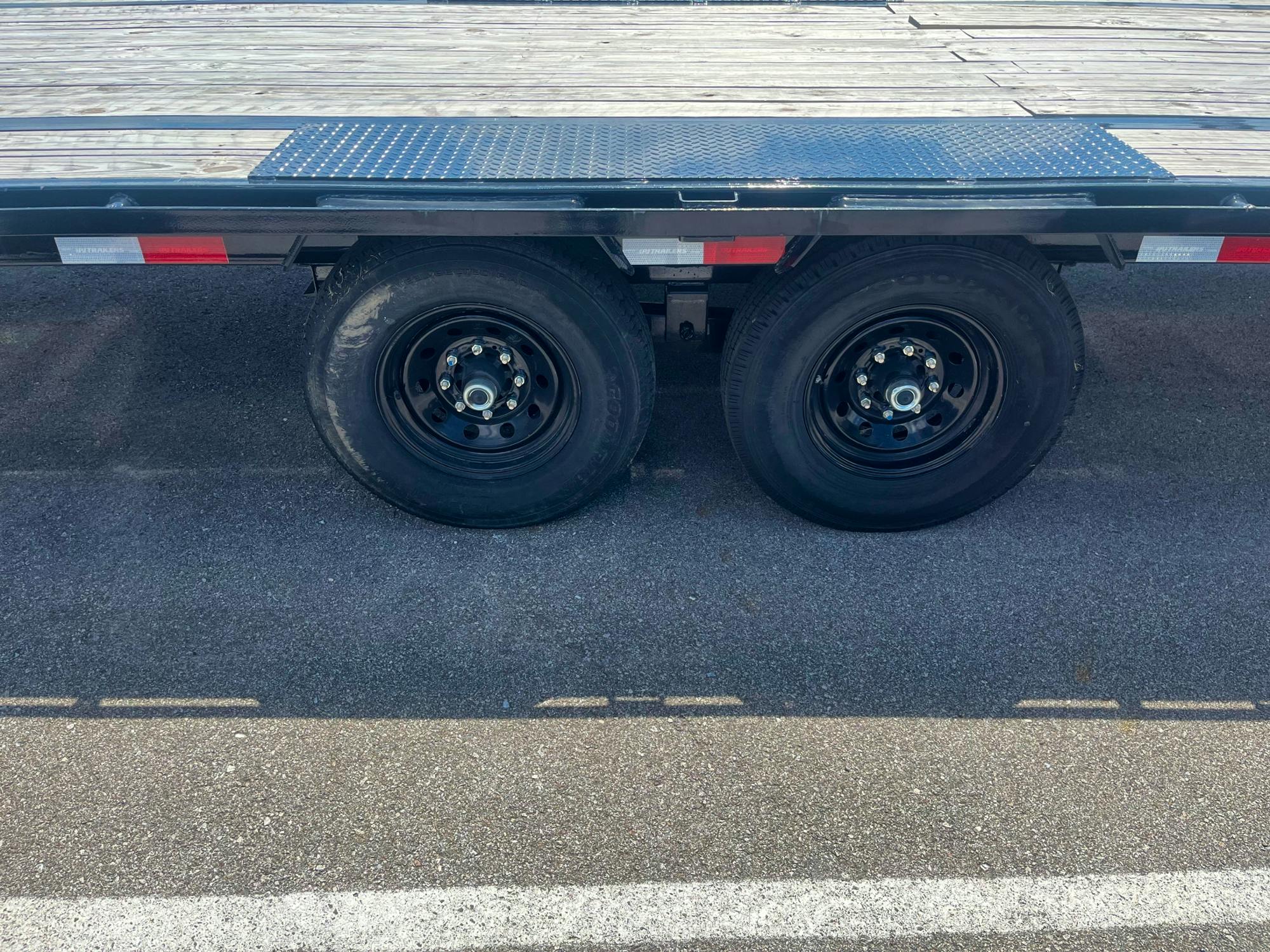 PJ Trailers 30' USED Flatdeck with Singles (LS) - Stock #73343 - Image 5 of 5