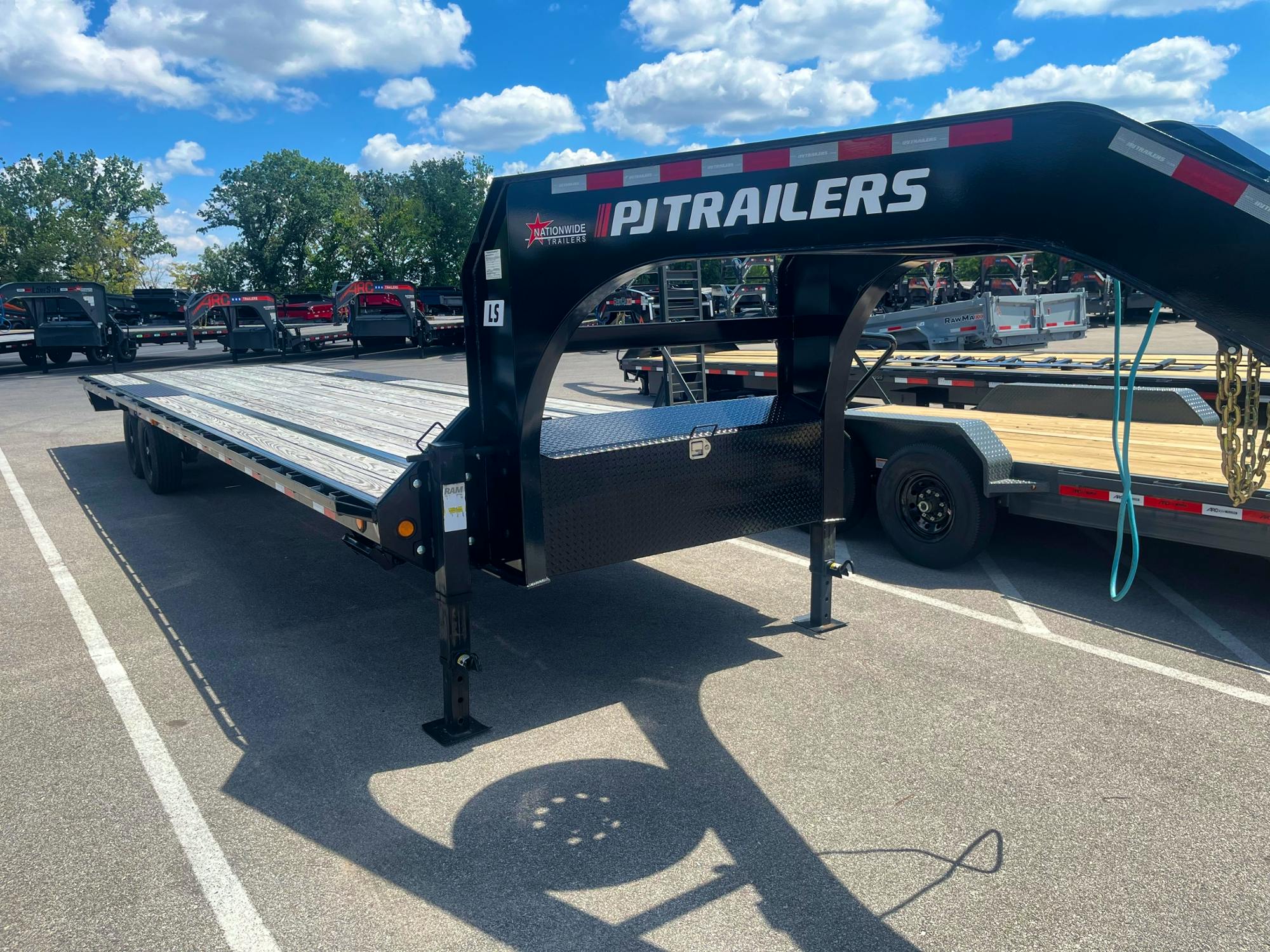 PJ Trailers 30' USED Flatdeck with Singles (LS) - Stock #73343 - Image 1 of 5